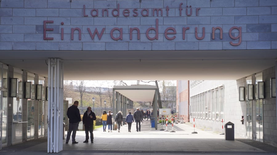 Einbürgerungen: Fast alle deutschen Neubürger wählen den Doppelpass