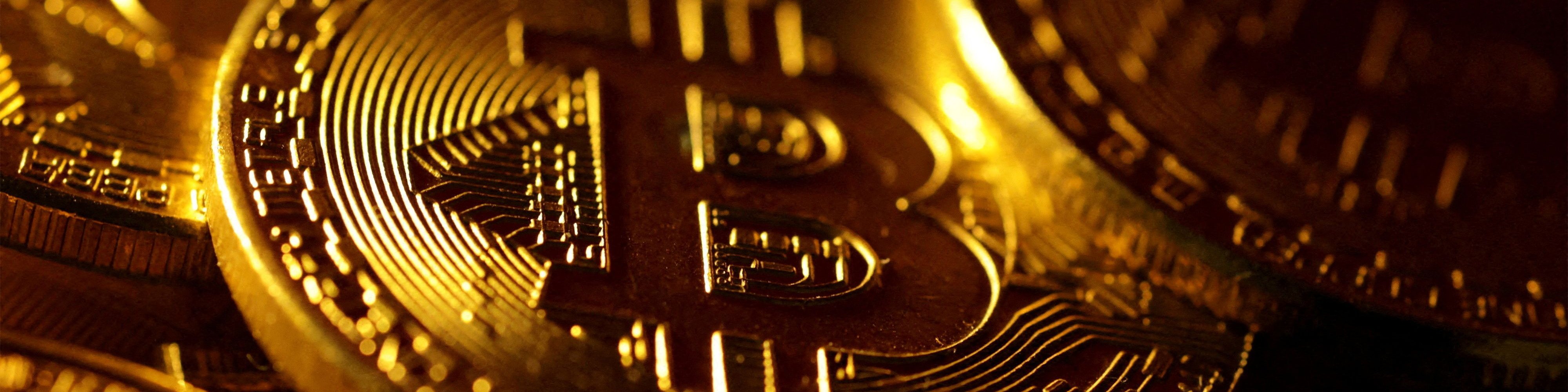 Bitcoin: „Halving-Fieber“ treibt Kurs über 57.000 Dollar
