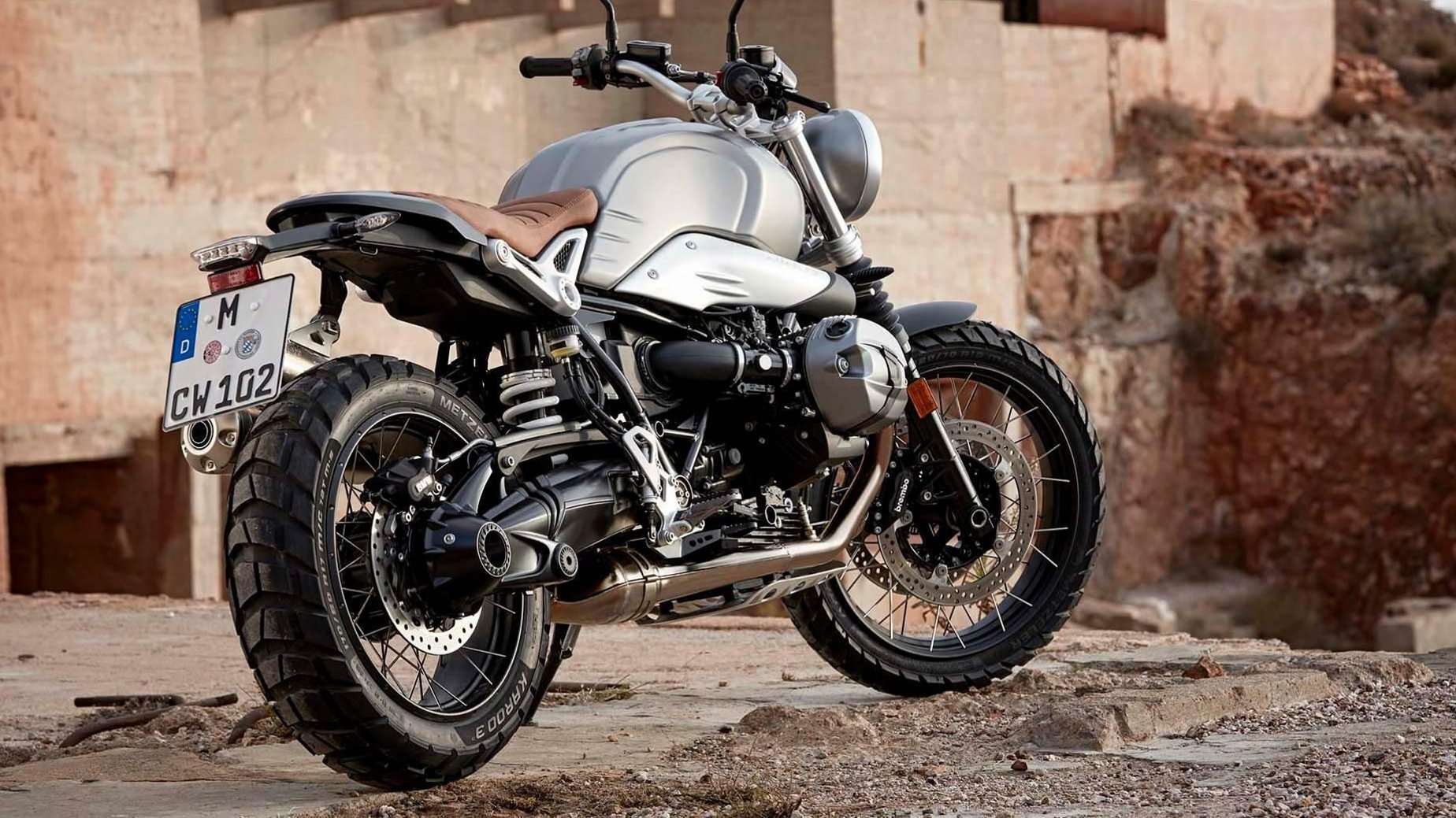 Bmw 1200 nine t scrambler top