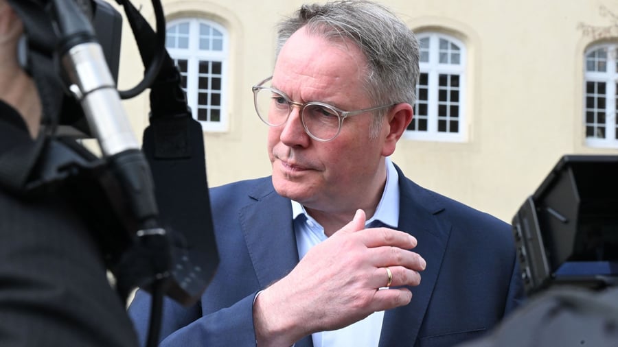 Wahl in Rheinland-Pfalz: Schweitzer will in Landespolitik weitermachen