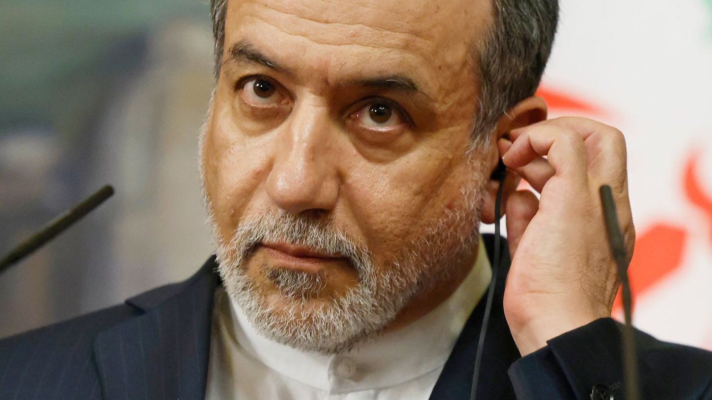 Iran-Krieg: Irans Au&szlig;enminister k&uuml;ndigt &Ouml;ffnung der Stra&szlig;e von Hormus an