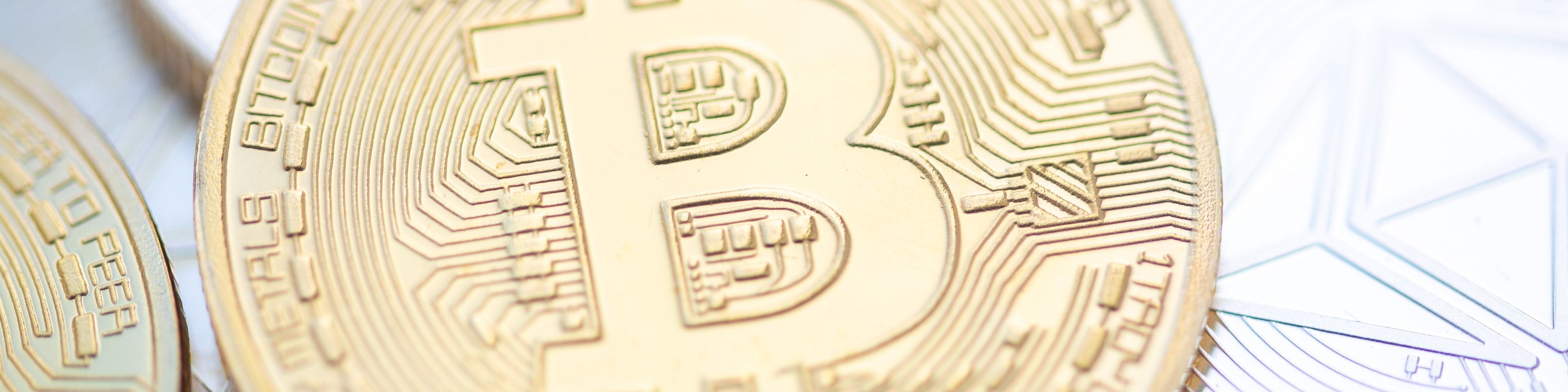 Bitcoin steigt über 50.000 Dollar – Verzögerter ETF-Effekt