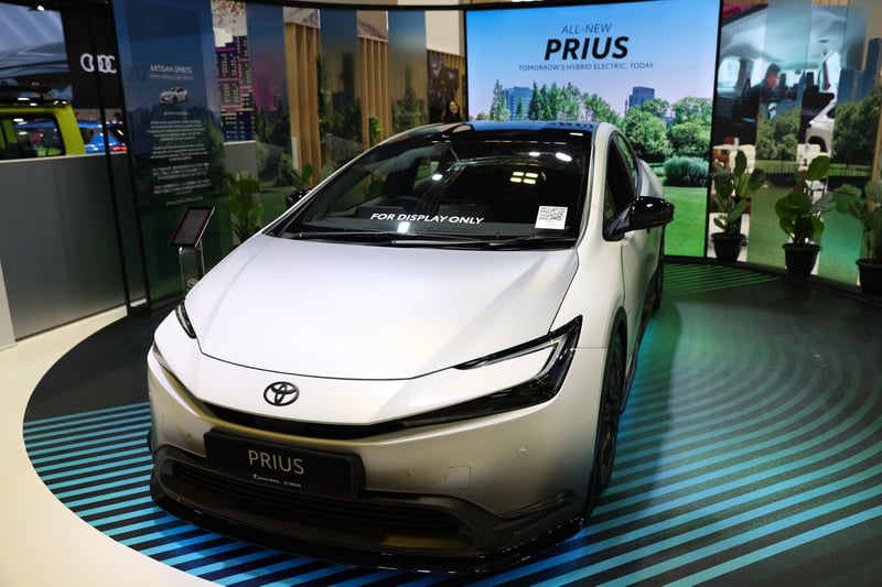 Autoindustrie: Hybrid-Boom treibt Toyota an – Autobauer erhöht ...