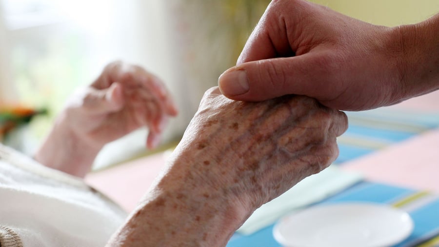 Pflege: Studie: Pflegende Angehörige benötigen mehr psychische Hilfe