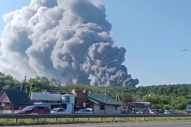 Ukraine-Krieg: Ukraine – Raffinerie und Militärflugplatz in Südwestrussland angegriffen