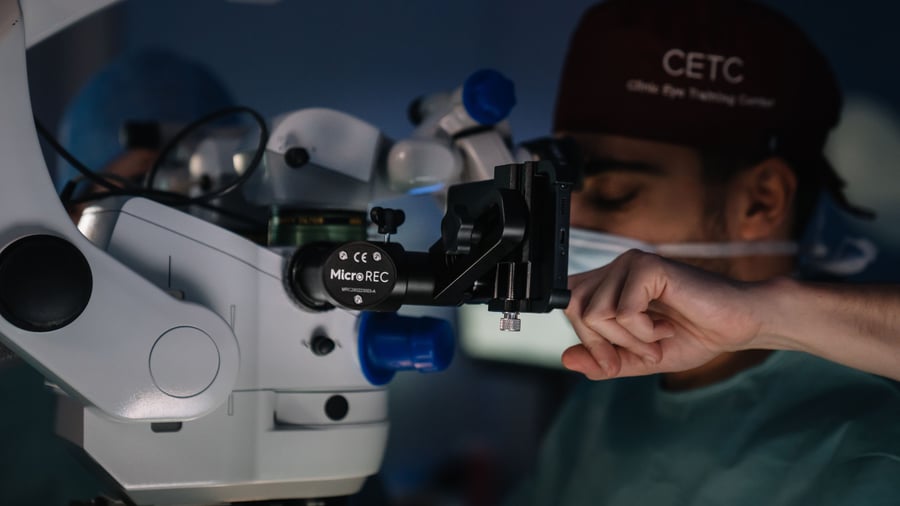 Augenheilkunde: Custom Surgical sammelt 3,5 Millionen Euro ein