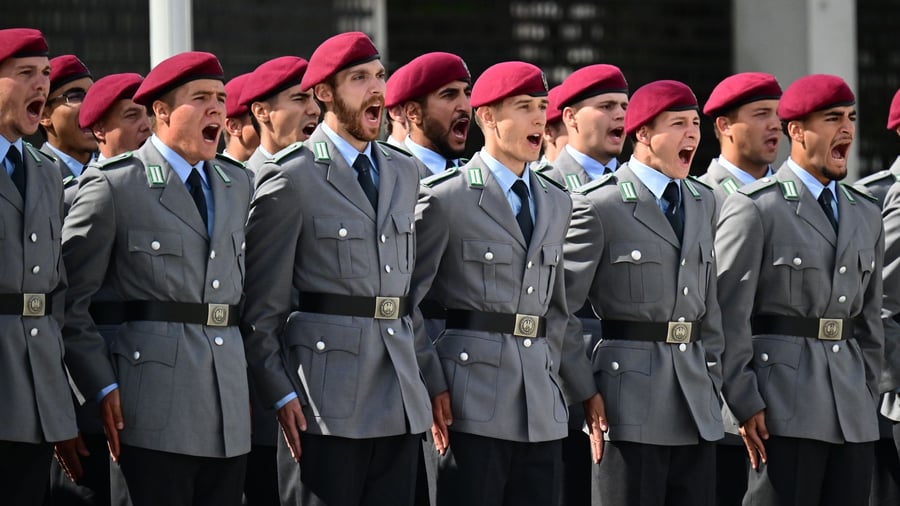 Verteidigung: Bundeswehr wächst so schnell wie geplant