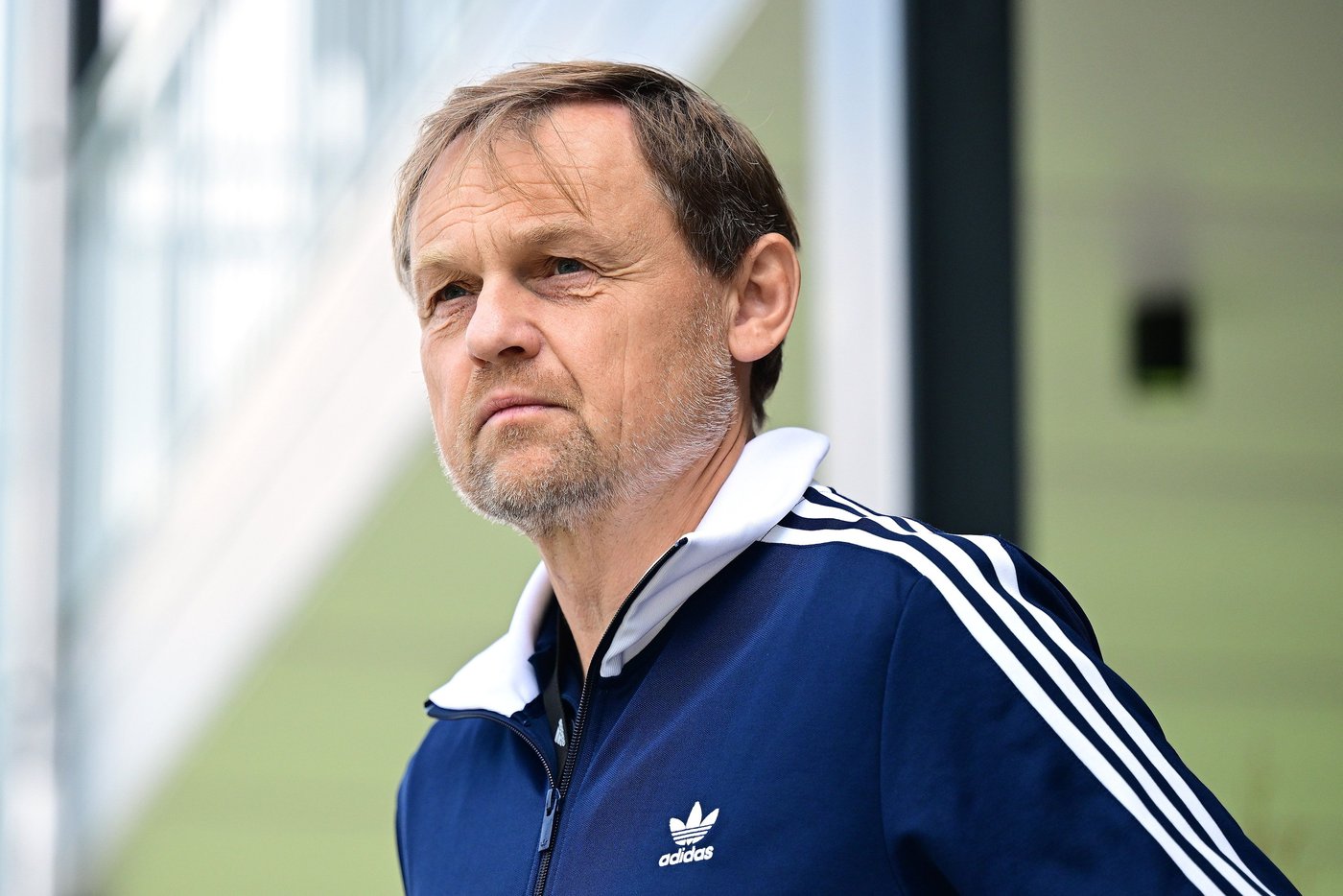 Sporting Goods: Adidas continues to outperform Puma - | Share price falls ...