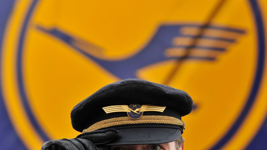 Pilotengehalt  : Was Piloten bei Lufthansa und Eurowings 2025 verdienen