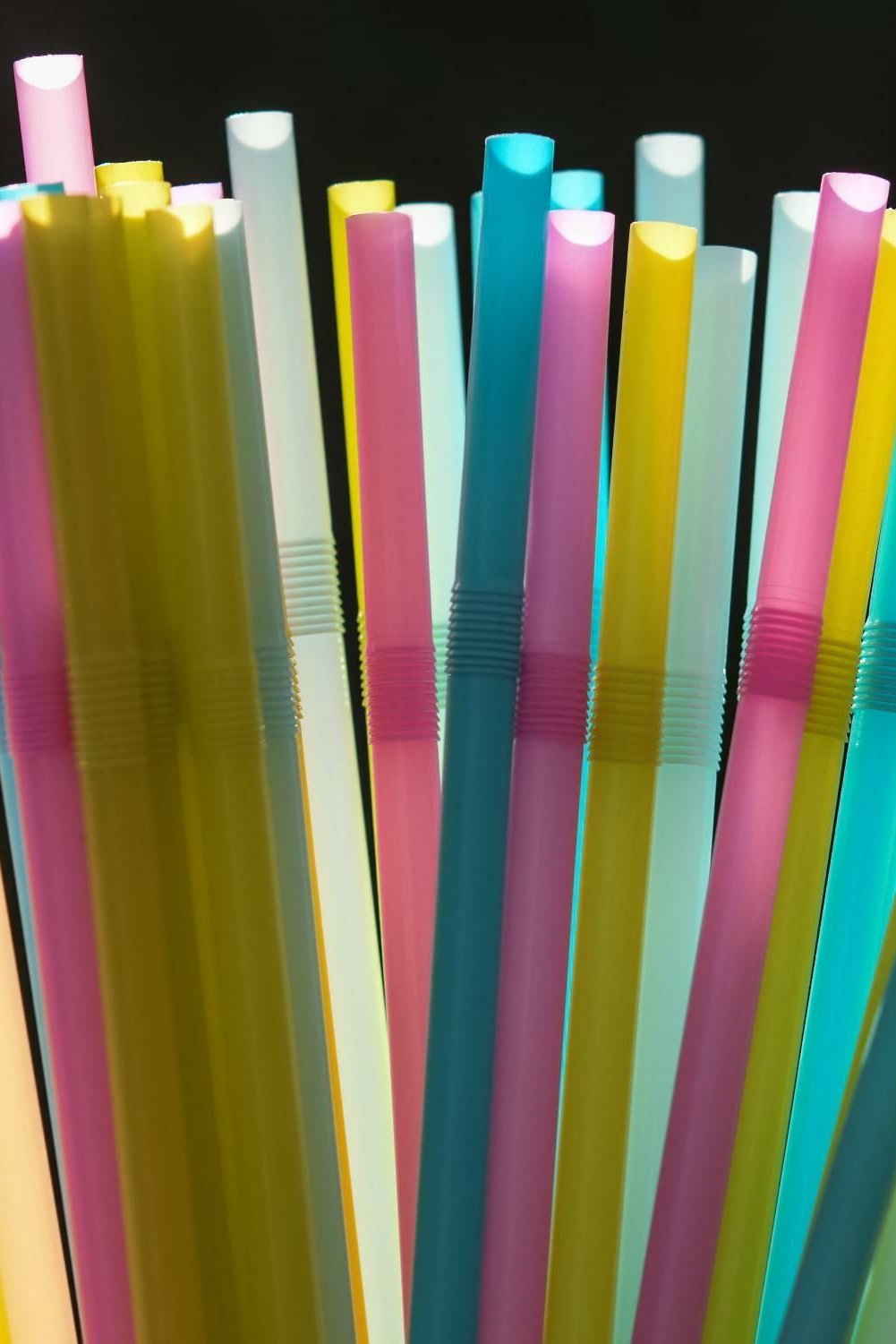 Strohhalme: Die Plastik-Halme werden zum Problem für Ökobanausen