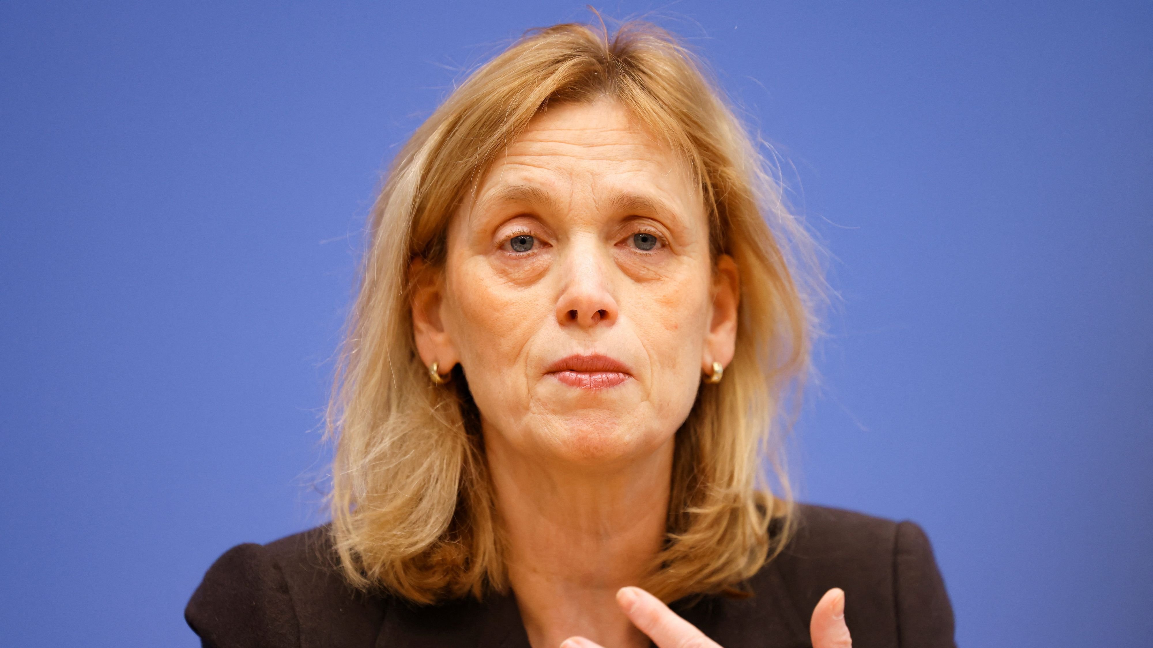 Bundesregierung: Prien sieht Merkels Rückkehr als „Geste der Unterstützung“