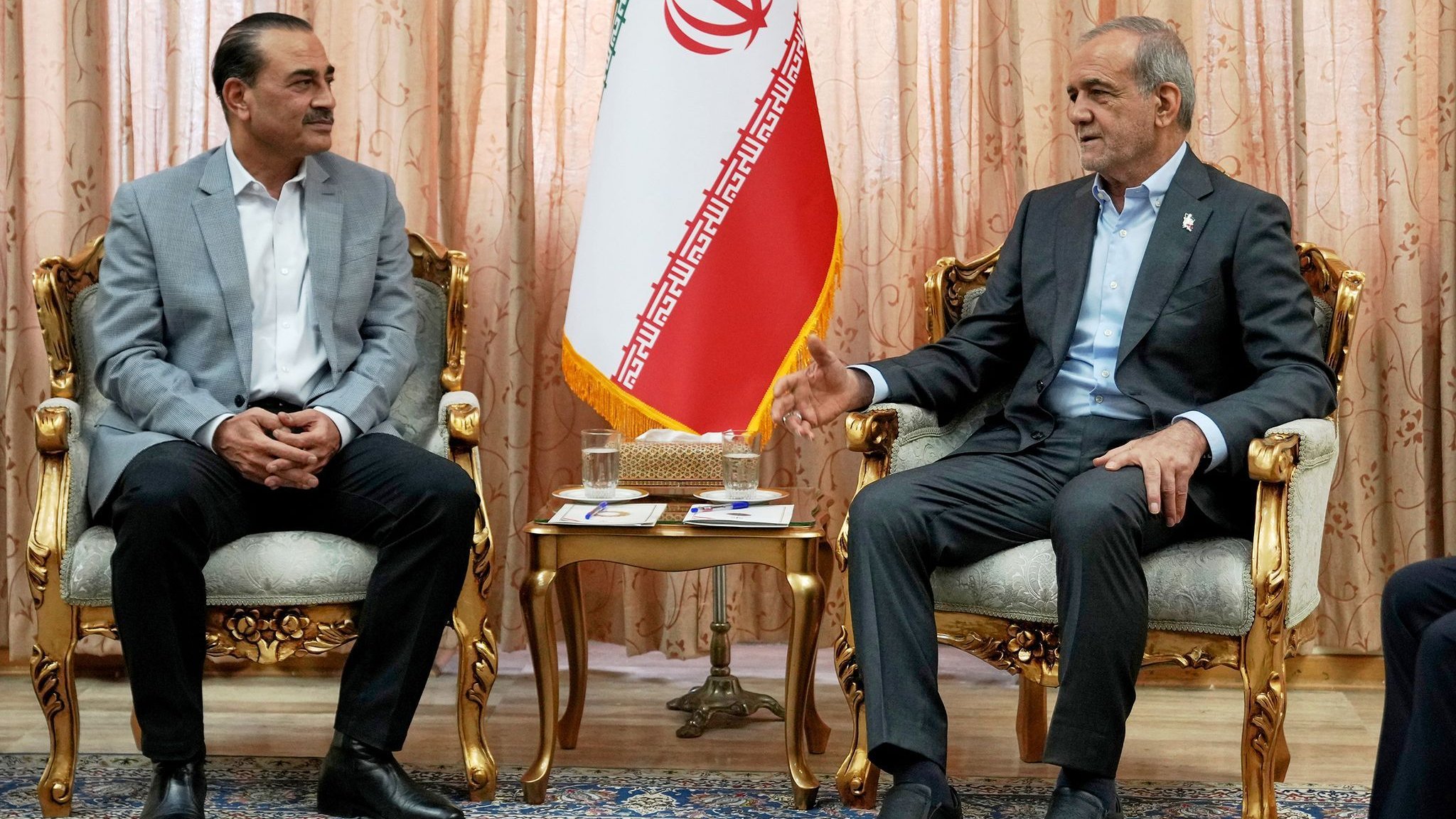 Iran și SUA semnalează progrese în negocierile pentru un acord-cadru