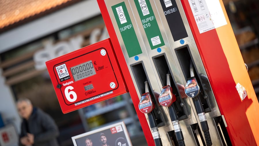 Verbraucherschutz: Tausende Tankstellen verstoßen gegen 12-Uhr-Regel