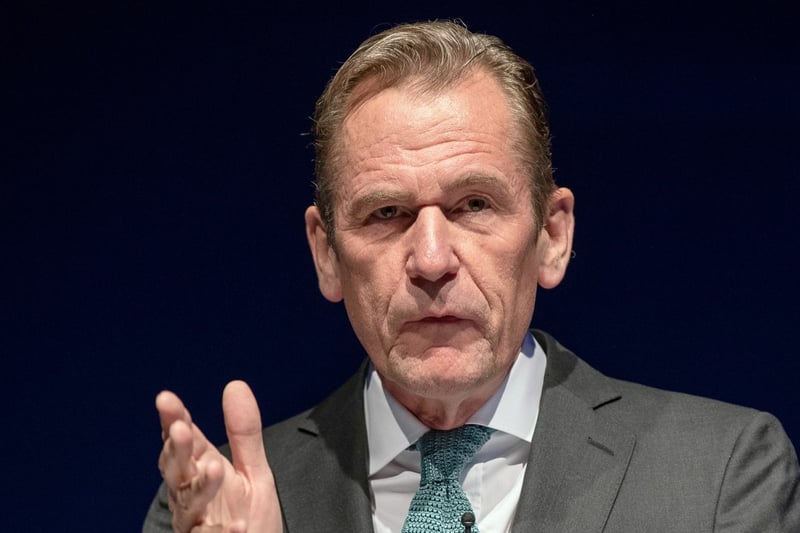 Medien: Döpfner und KKR verhandeln über Aufspaltung von Axel Springer