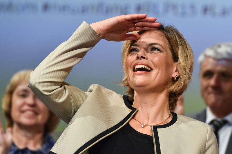 CDU-Vize Julia Klöckner: Von der Weinkönigin zur blonden Hoffnung