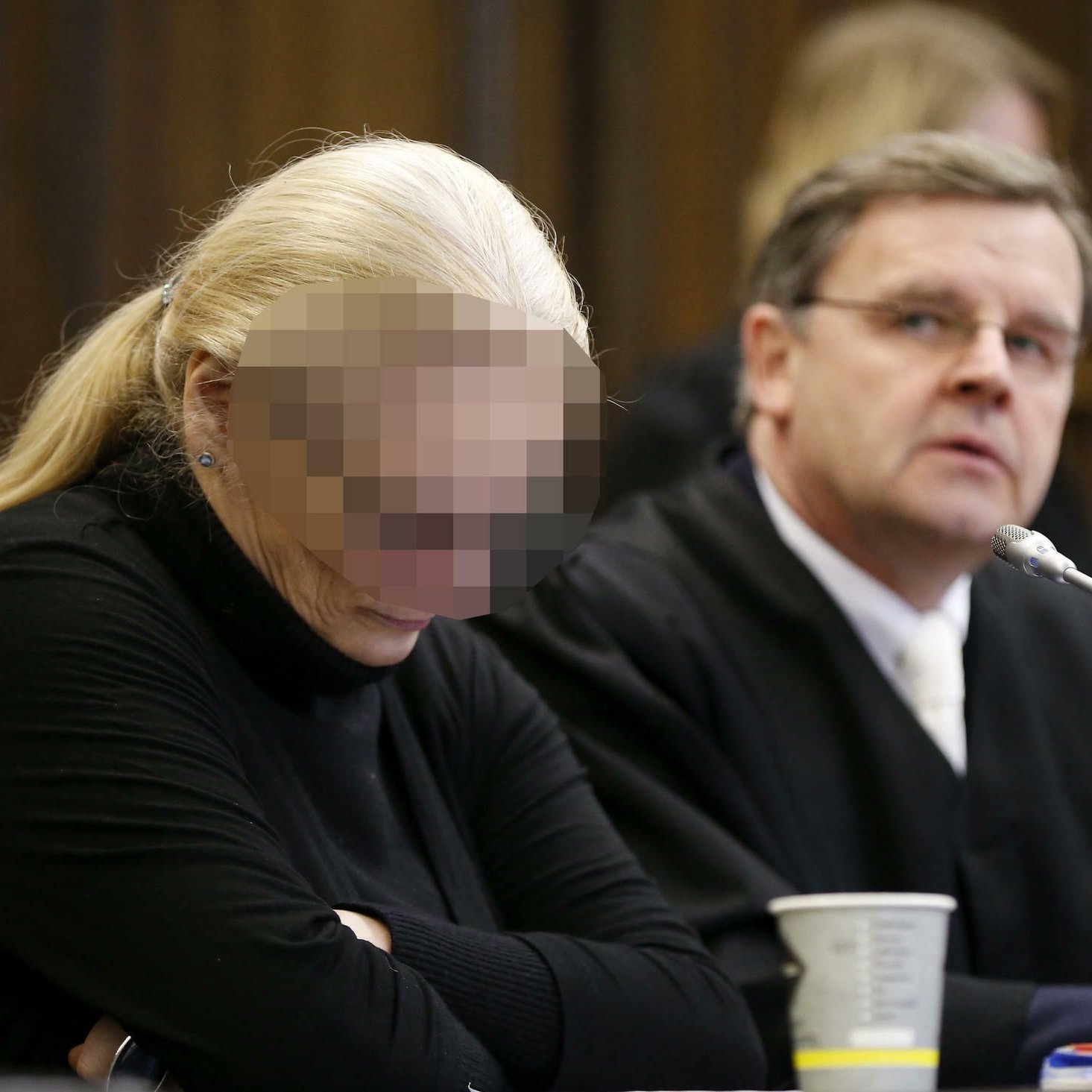 Unglück bei Brust-OP: Narkoseärztin bekennt Schuld an Tod von „Sexy Cora“