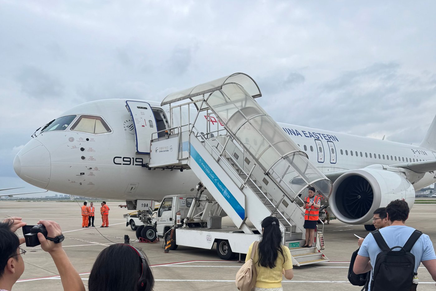 C919: A test flight with China's self-produced medium-haul jet