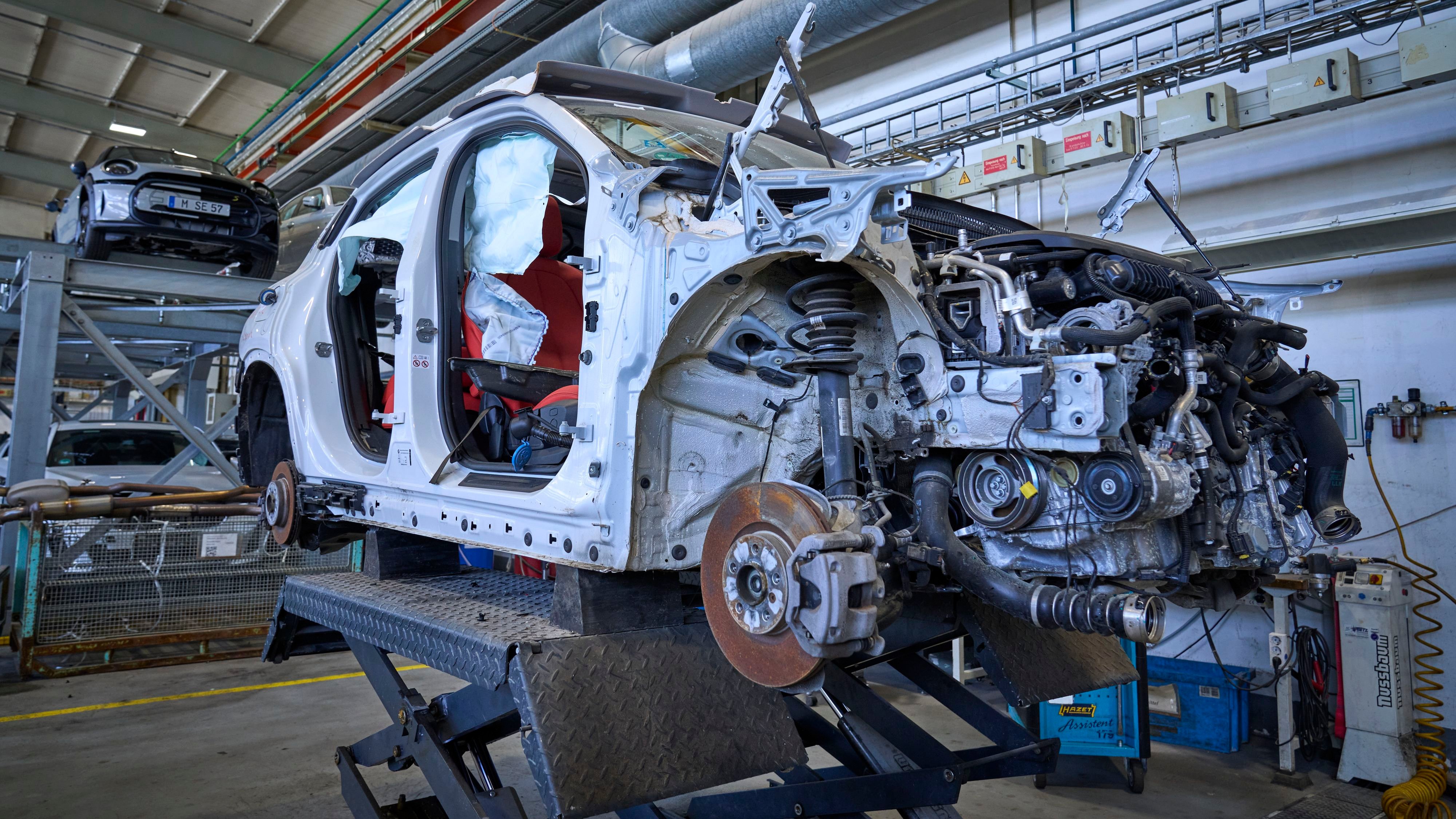 Entsorgung: Schwarz-Gruppe und BMW wollen gemeinsam Autos recyceln