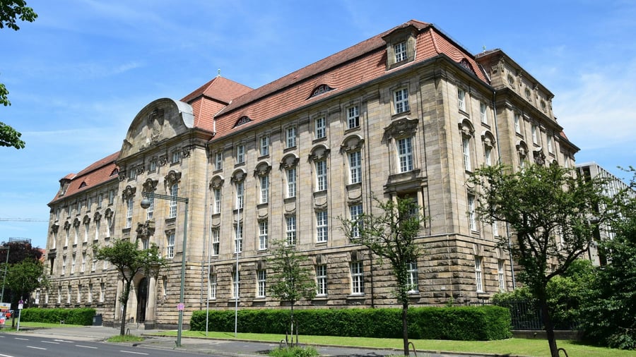Verteidigung: OLG hält Regel zur Bundeswehrbeschaffung für verfassungswidrig