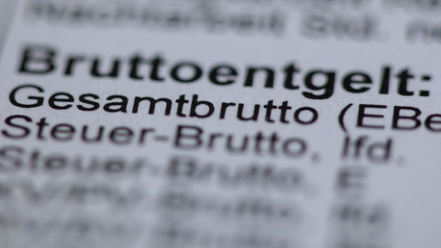 Gehälter: Mittlerer Bruttolohn steigt 2025 um 1.900 Euro