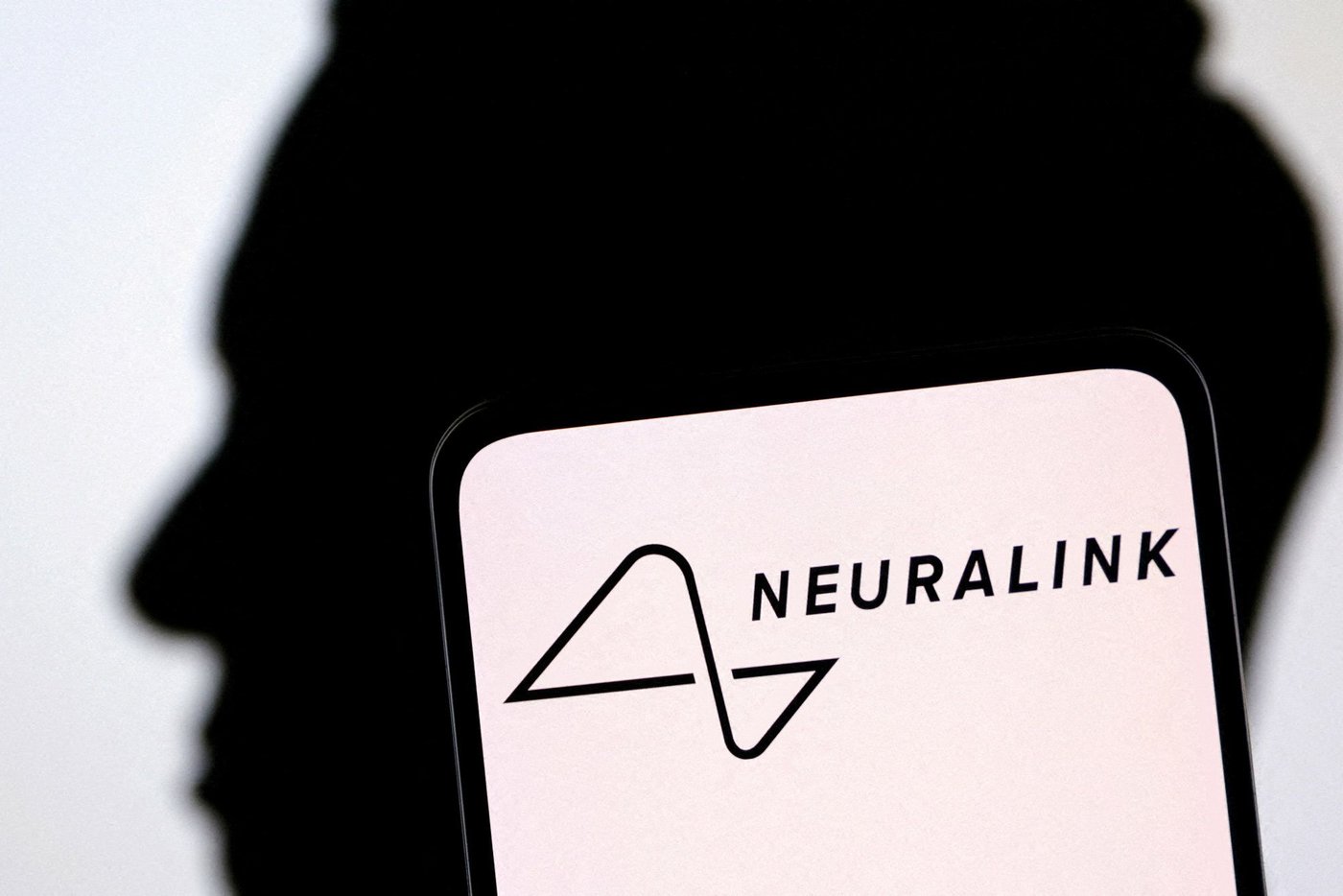 Neuralink: Elon Musks Start-up implantiert erstmals Gehirnchip beim ...