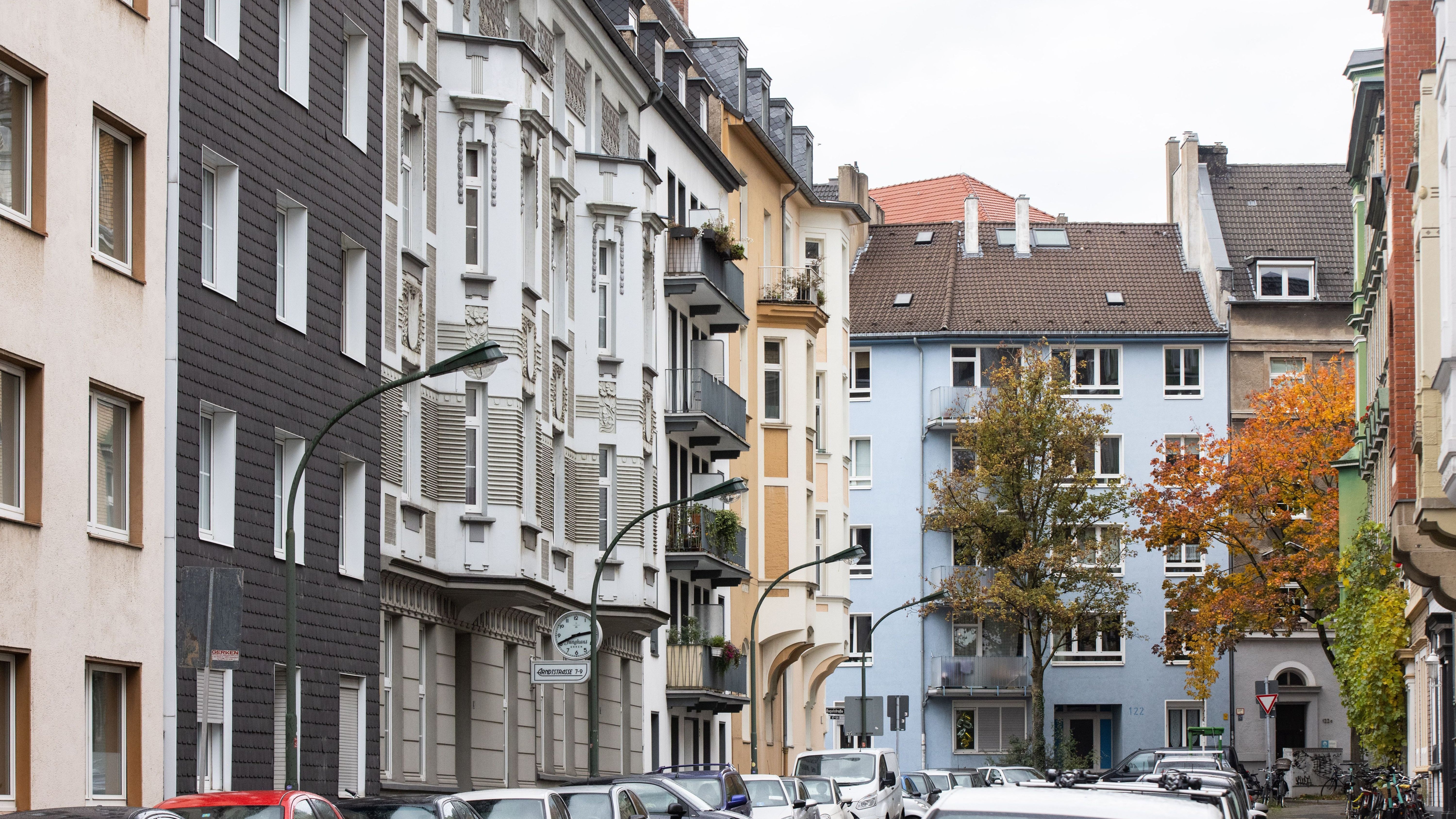 Higher mortgage rates raise costs for buyers in Germany and the US