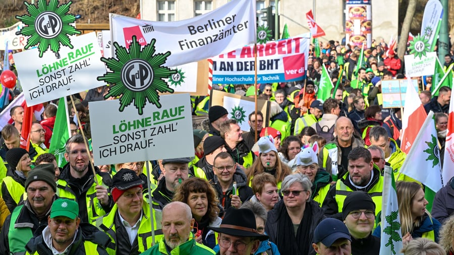 Tarifverhandlungen: Durchbruch im Tarifstreit um öffentlichen Dienst – 5,8 Prozent mehr Geld für Beschäftigte der Länder