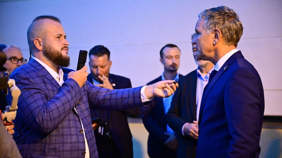 +++ Bundespolitik +++: AfD-Spitze beschließt Auflagen für Streamer „Aktivist Mann“