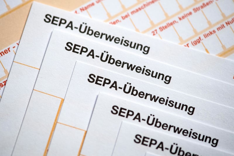 Stiftung Warentest warnt: Papierüberweisungen: Banken versäumen ...