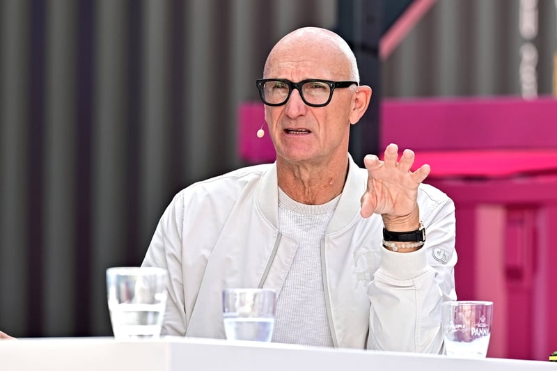 Telekom: Höttges verspricht Investoren Milliarden-Effekt durch KI