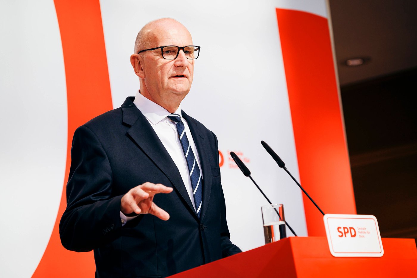 Wer Hat Die Spd Gegründet Brandenburg: SPD beschließt Sondierungsgespräche mit BSW und CDU