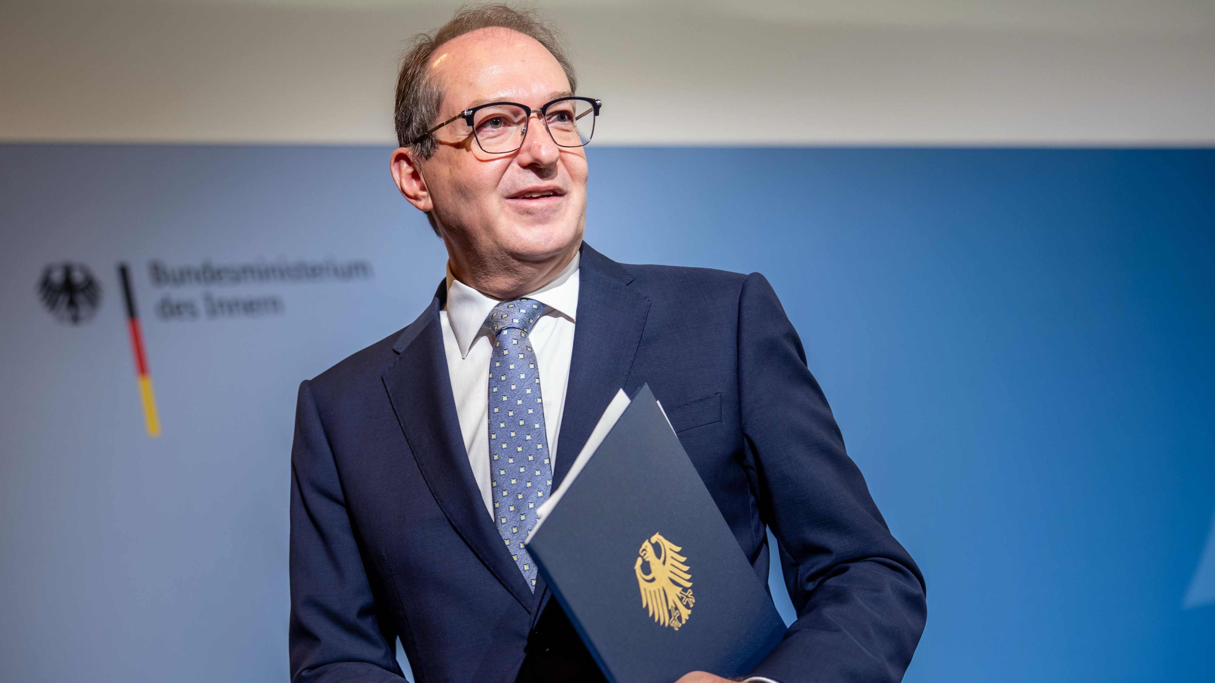 Kommentar: Dobrindts Cyberabwehr-Plan ist mutig, aber riskant
