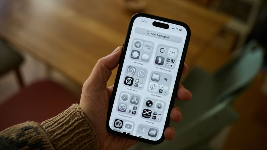 Weniger Zeit am Smartphone: Grau in Grau: Dieser Digital-Detox-Trick überrascht