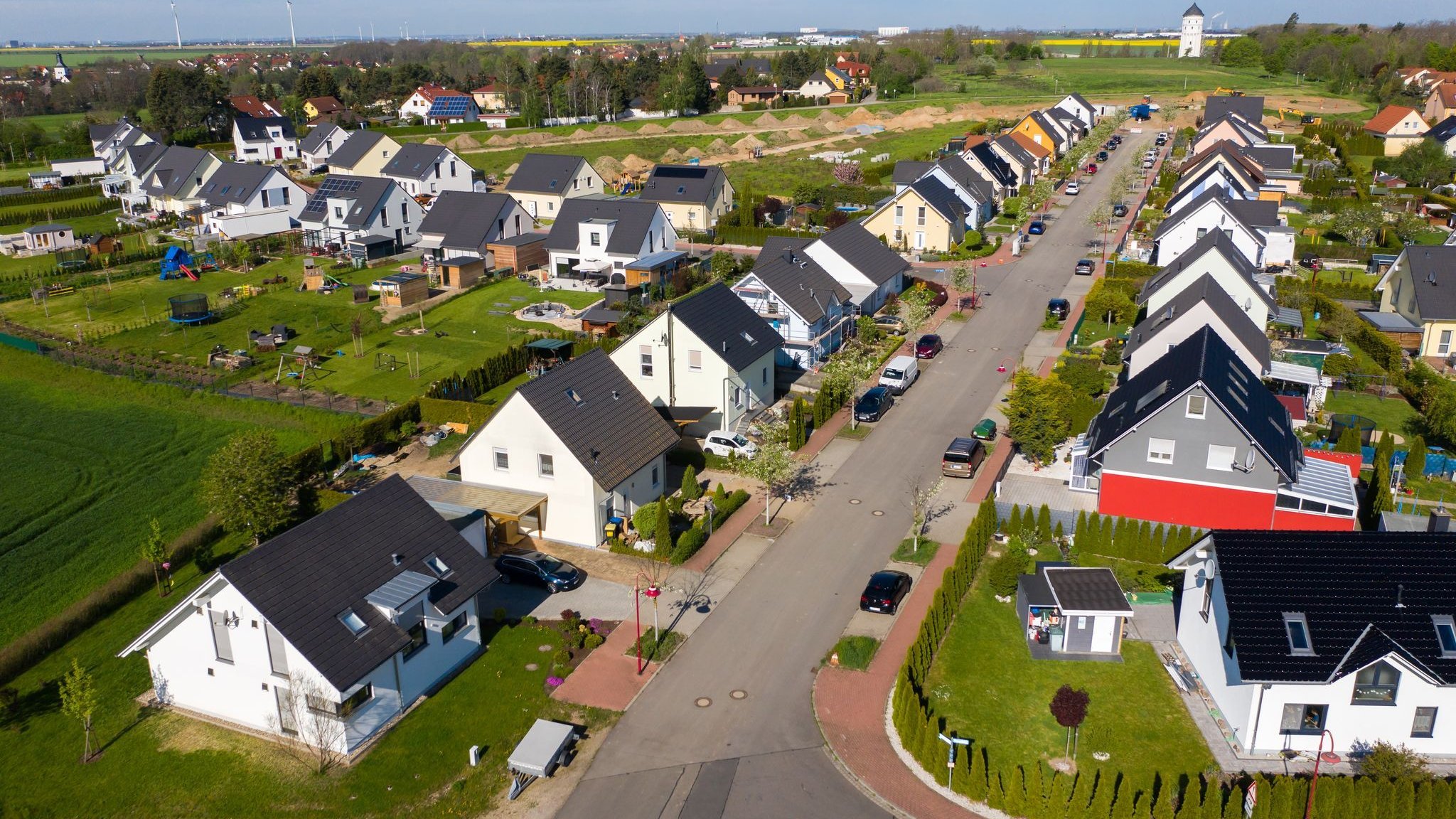 Immobilien: H&ouml;herer Zins bremst Verbraucher: Baukreditgesch&auml;ft stagniert