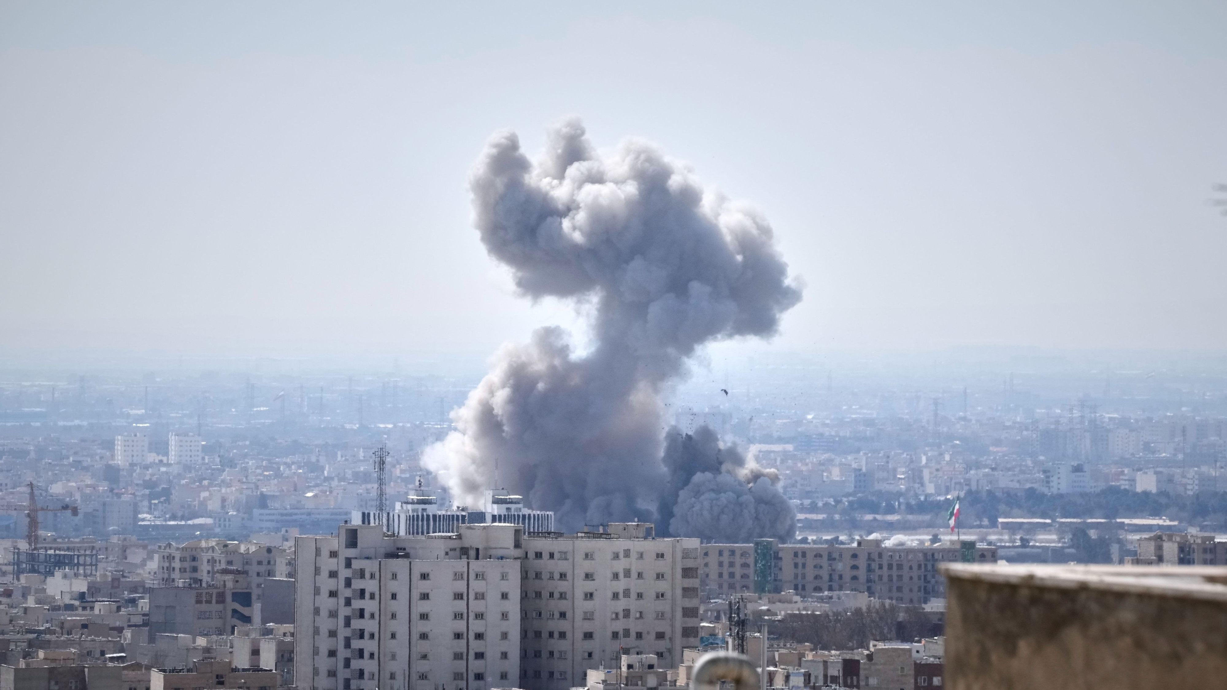 Rohöl: Nach Iran-Eskalation: Öl-Preis schießt um gut zehn Prozent nach oben