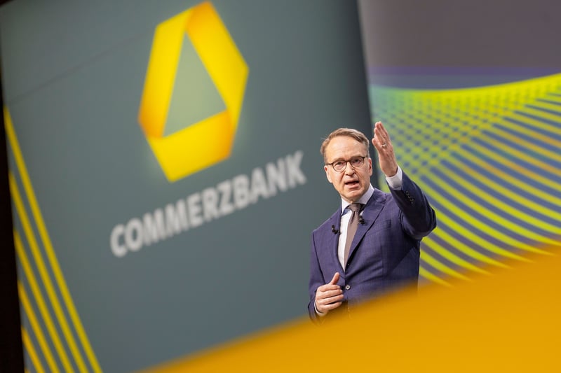 Commerzbank: Aufsichtsratschef lehnt Rückzug des Bundes während Übernahme ab