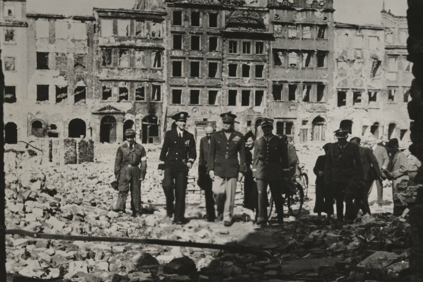 An Wen Zahlt Deutschland Noch Reparationszahlungen Entschädigungen für Kriegsverluste: So will Polen Reparationszahlungen