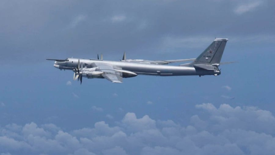 +++ Ukraine-Krieg +++: Selenskyj: Strategischer Bomber auf Basis tief in Russland zerstört