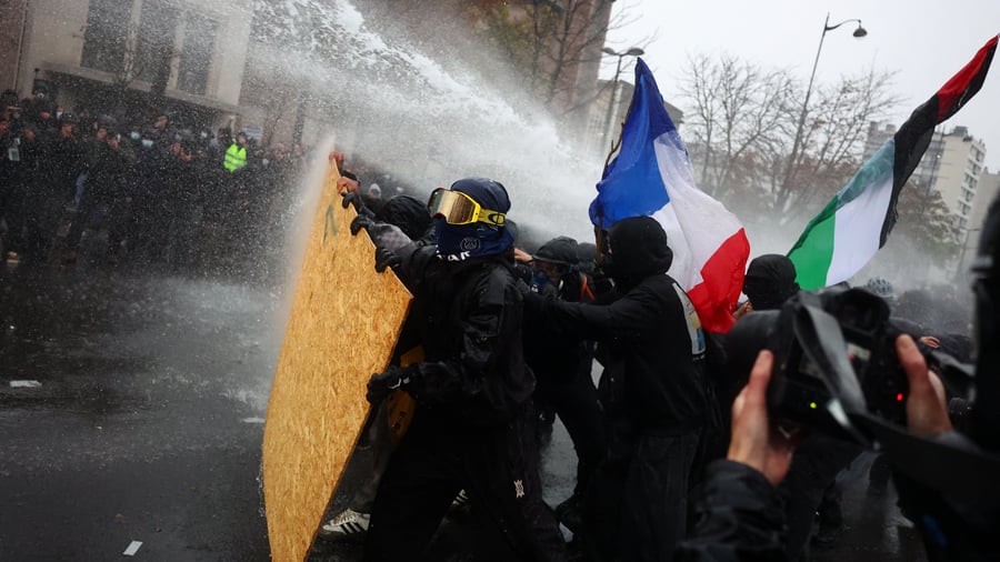 Proteste: In Frankreich und Italien kommt es teilweise zu Ausschreitungen