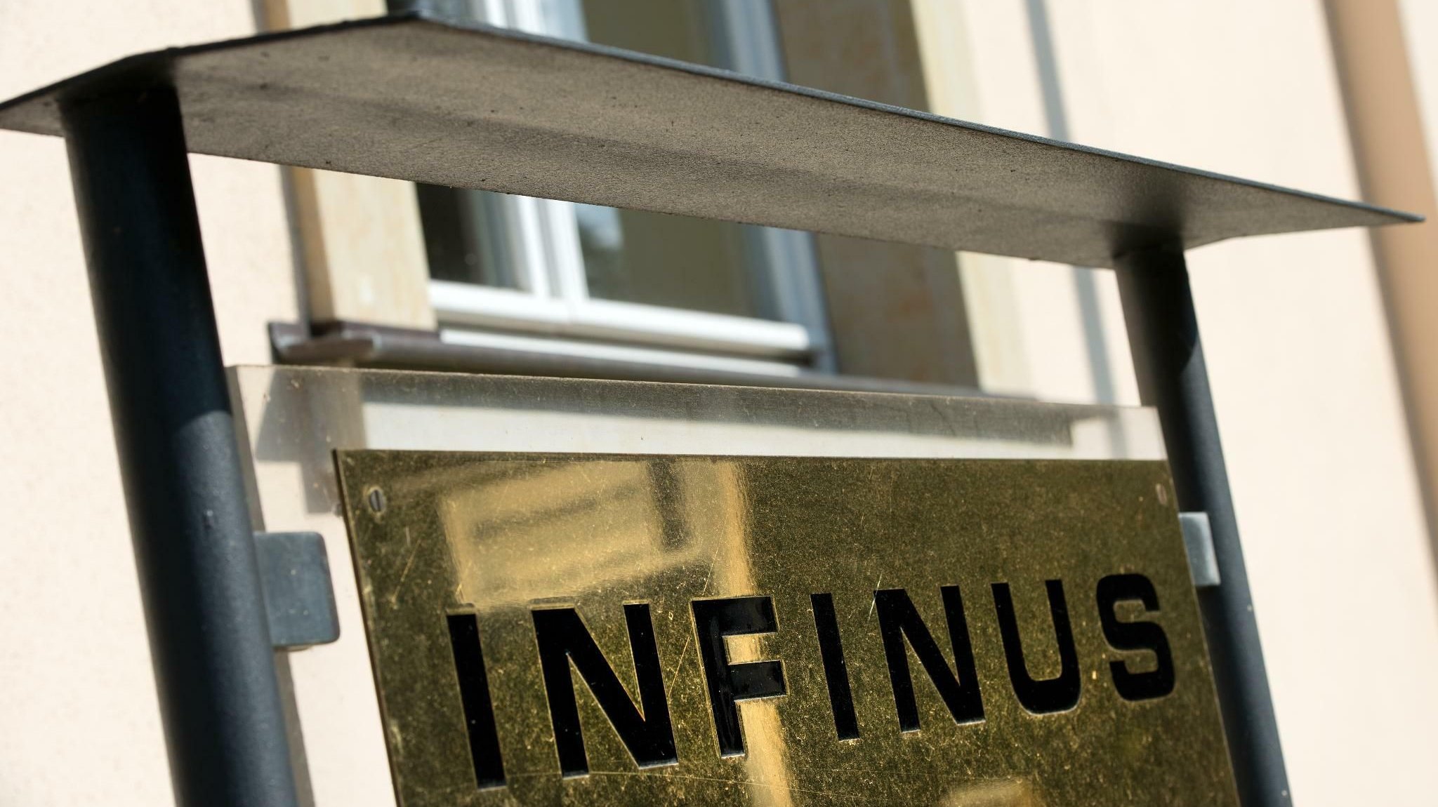 Infinus Oracle Infinus-Skandal - Sparer bluten zweimal