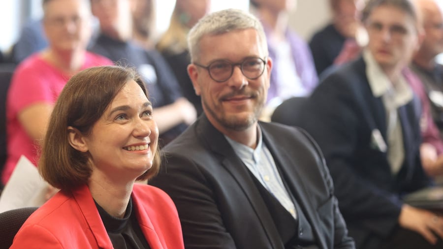 Regierungsbildung: MV auf Kurs Rot-Rot-Grün - Verhandlungsstart am Montag