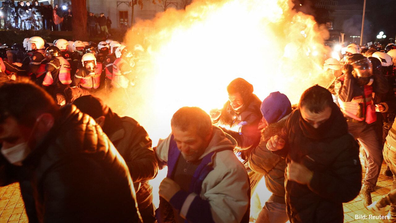 Gewaltt&auml;tige Ausschreitungen bei Anti-Regierungsprotesten in Tirana