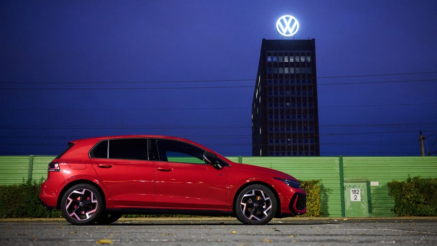 Krise beim Autobauer: Sparzwang bei VW - Entwicklung des neuen E-Golfs ausgesetzt