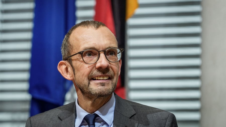 Conscription reform leaves selection unanswered