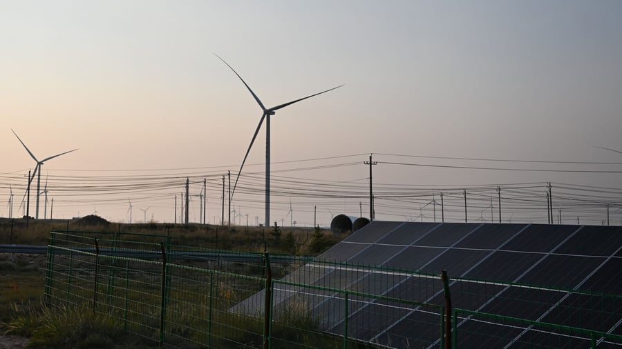 Solar- und Windkraft: Bericht: Engpässe in Stromnetz bremsen Chinas grüne Energie