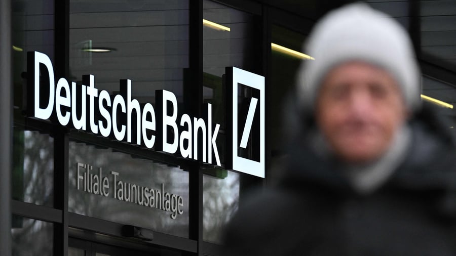 Durchsuchung: Deutsche-Bank-Mitarbeiter soll Kundengelder veruntreut haben