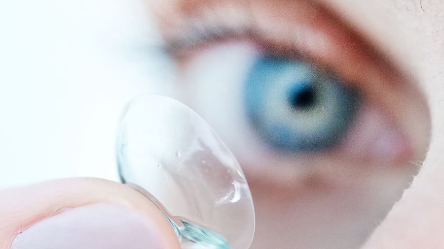 Pollenallergie: Heuschnupfen: Warum Augenreiben tabu ist