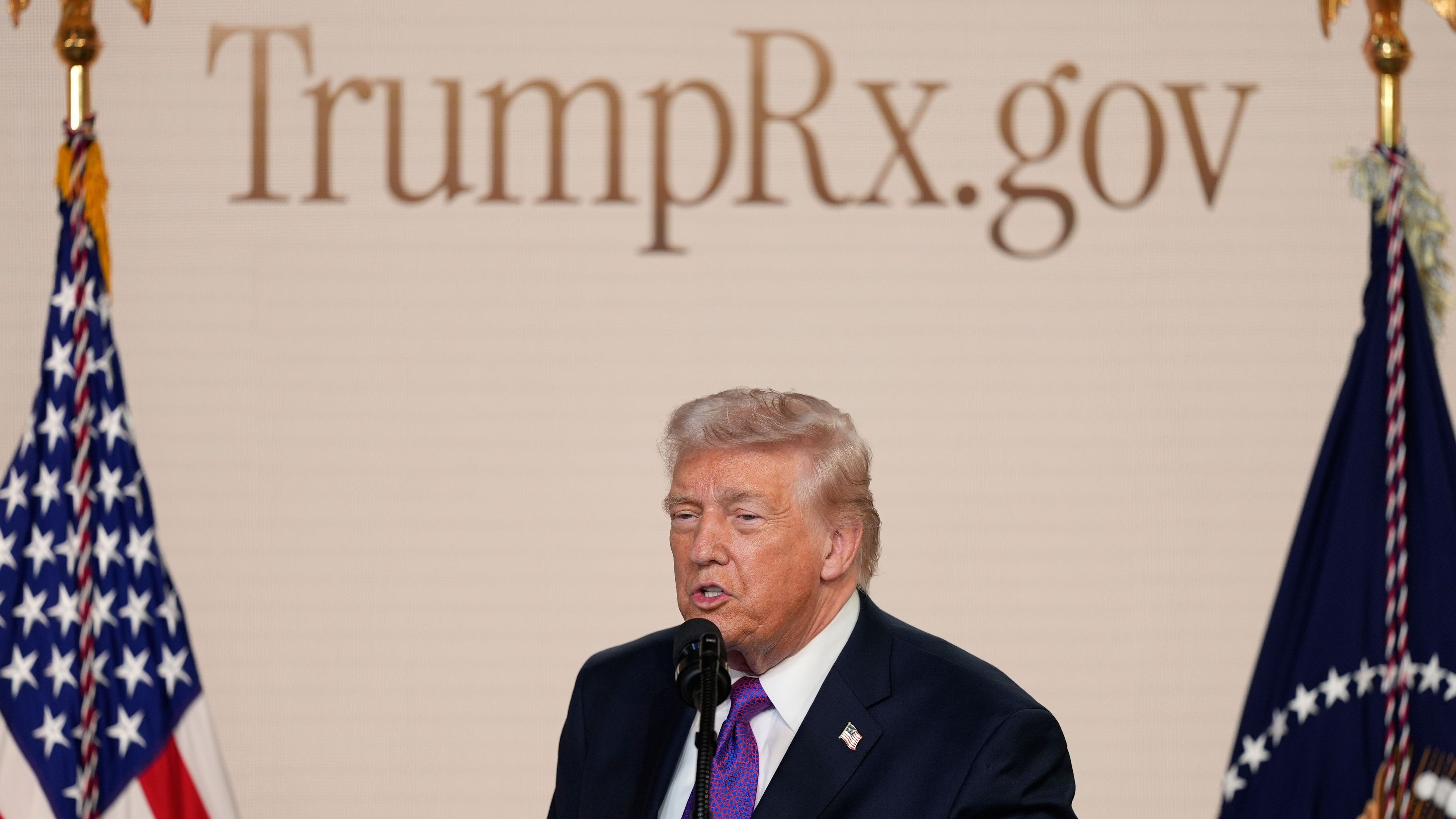 USA: Bis zu 100 Prozent: US-Regierung f&uuml;hrt Z&ouml;lle auf bestimmte Arzneimittel ein