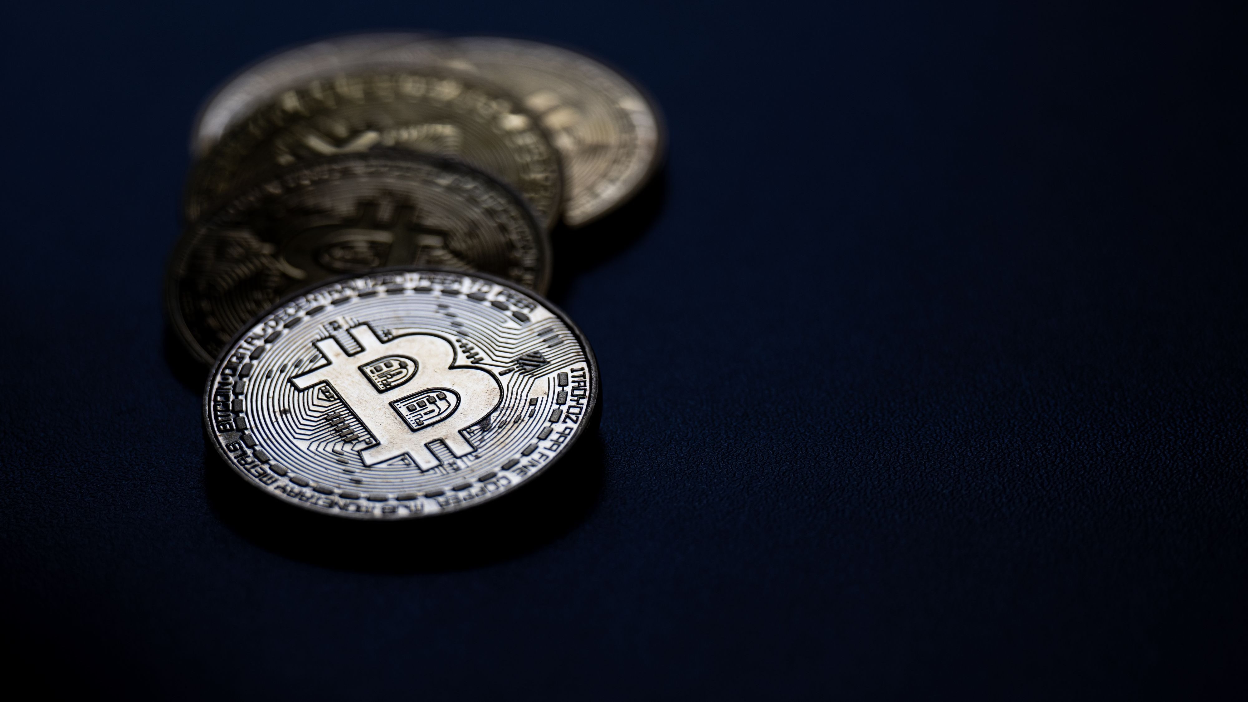 Produktbild von Lbvzxkad Krypto-Anzeige – Bitcoin & Aktienkurs, Wechselkurs, Wetter, Zeit, Fotoalbum, GIF, PC-Monitor, Gelbes ABS-Gehäuse