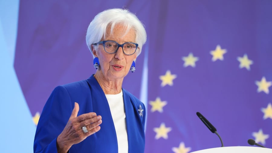 Europäische Zentralbank: EZB erhöht Zinsen das erste Mal seit fast 3 Jahren